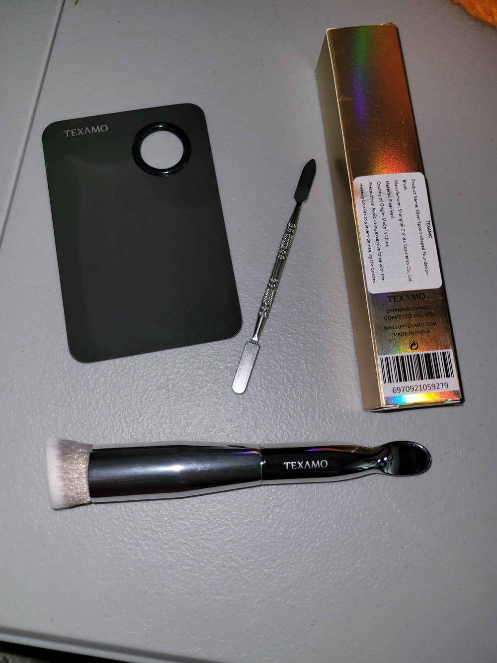 Texamo Metallic Makeup Foundation Brush with Mixing Palette - Black